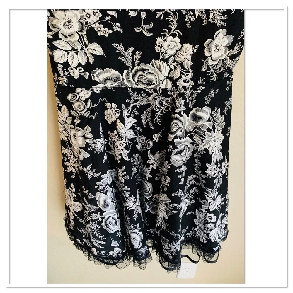 Voodoo Vixen Pin Up Dress Black White Floral Polka Dot Lace Trim Size XL - Picture 6 of 12